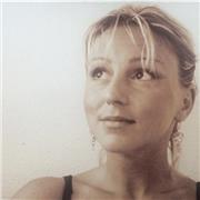 Artista di pittura iperrealista con esperienza insegnamento storia dell'Arte e corsi di Pittura e disegno per tutte le età